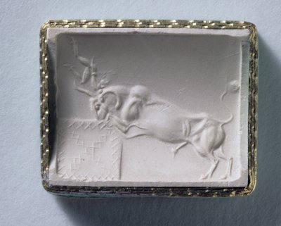 Impresión de un sello cilíndrico que representa un toro bebiendo en una cisterna, Knossos, Creta, c.1700-1500 a.C. de Minoan